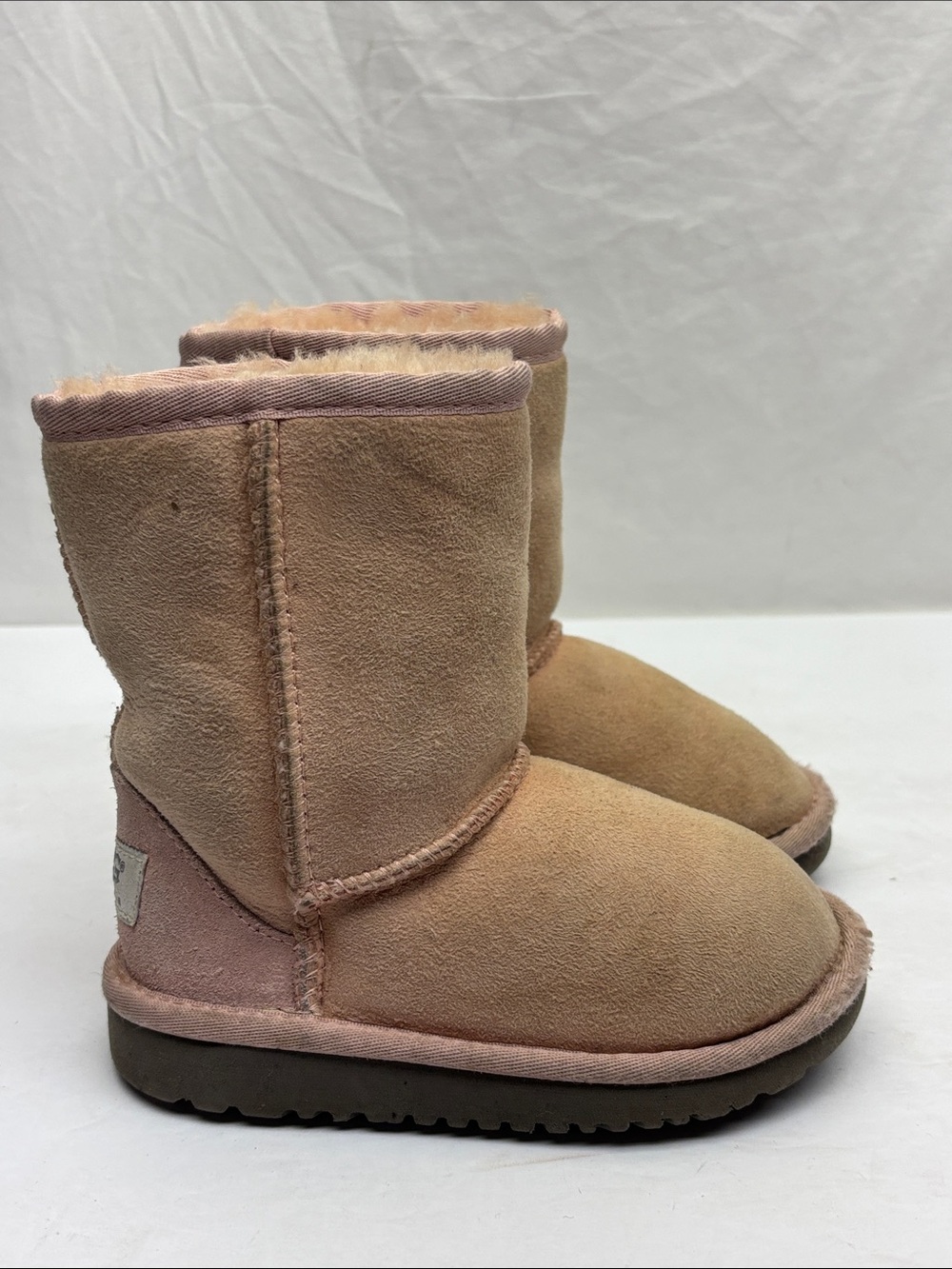 UGG Classic Short Boots size 10 toddler girl, box 72 - Picture 4 of 8